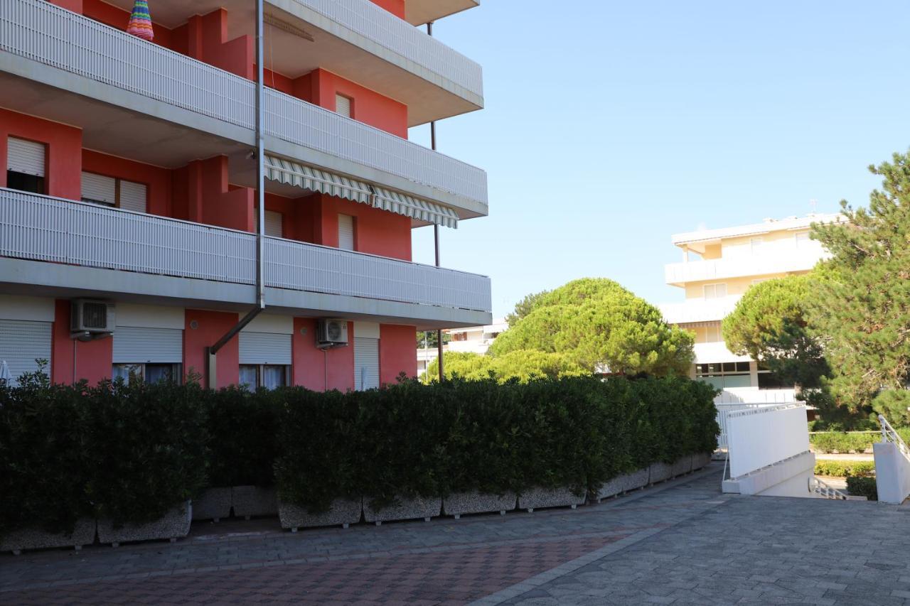 Condominio Biloba-Gemini Bibione Exterior photo